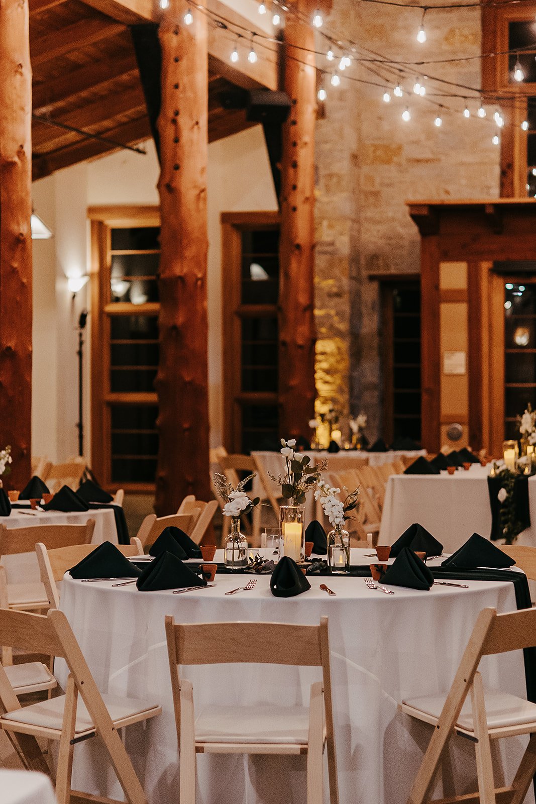 The reception tables at an outdoor wedding venue in milwaukee