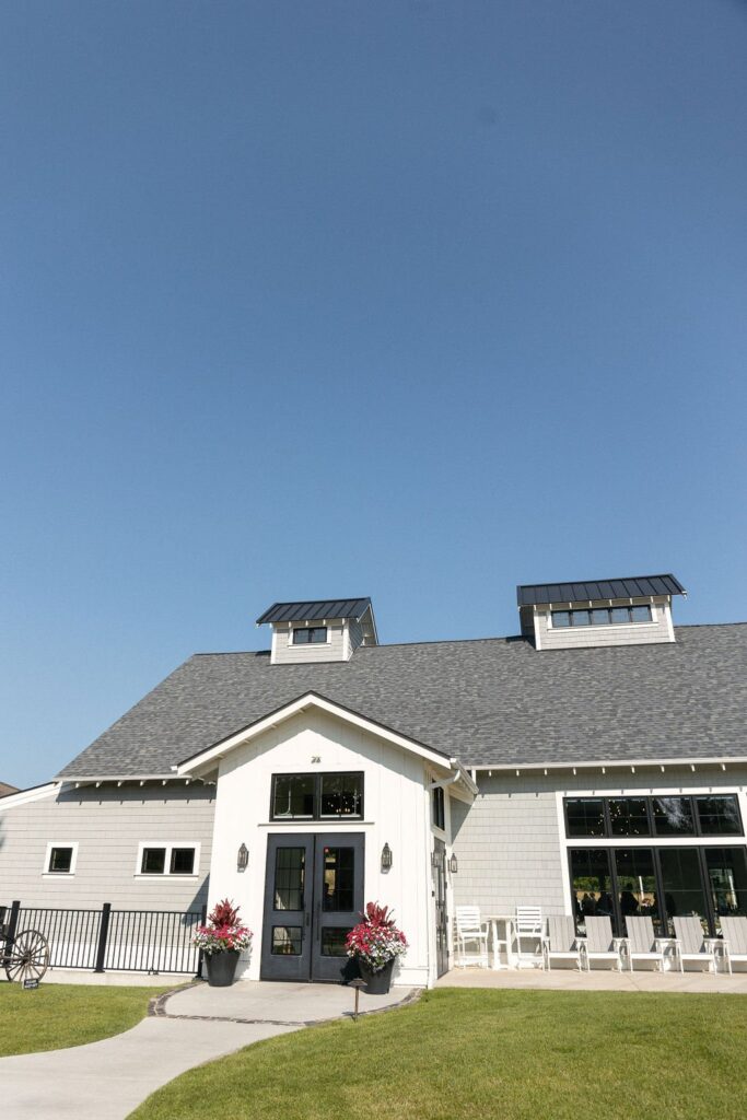 outdoor wedding venue in Milwaukee