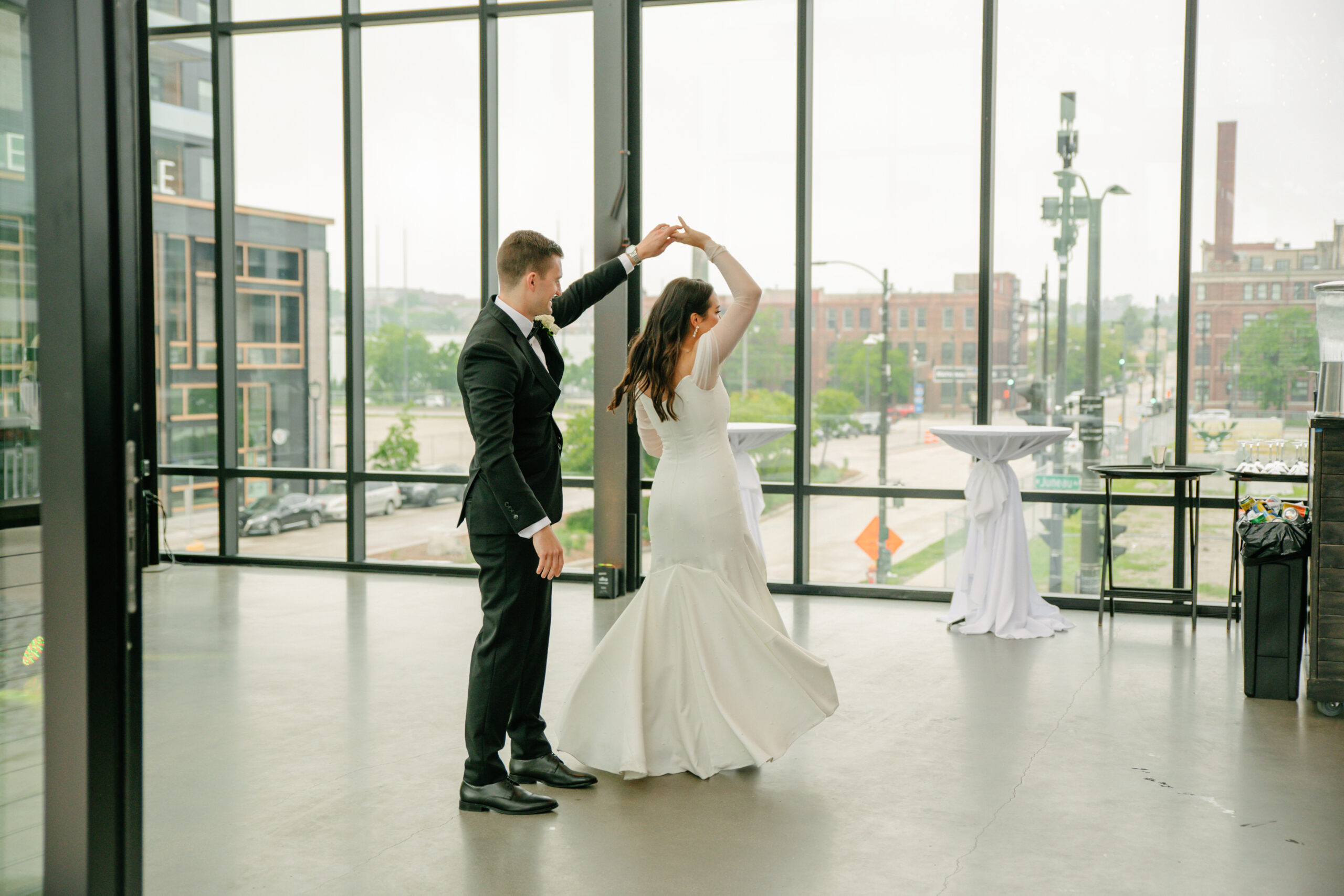 couple dancing at indoor wedding venue in milwaukee